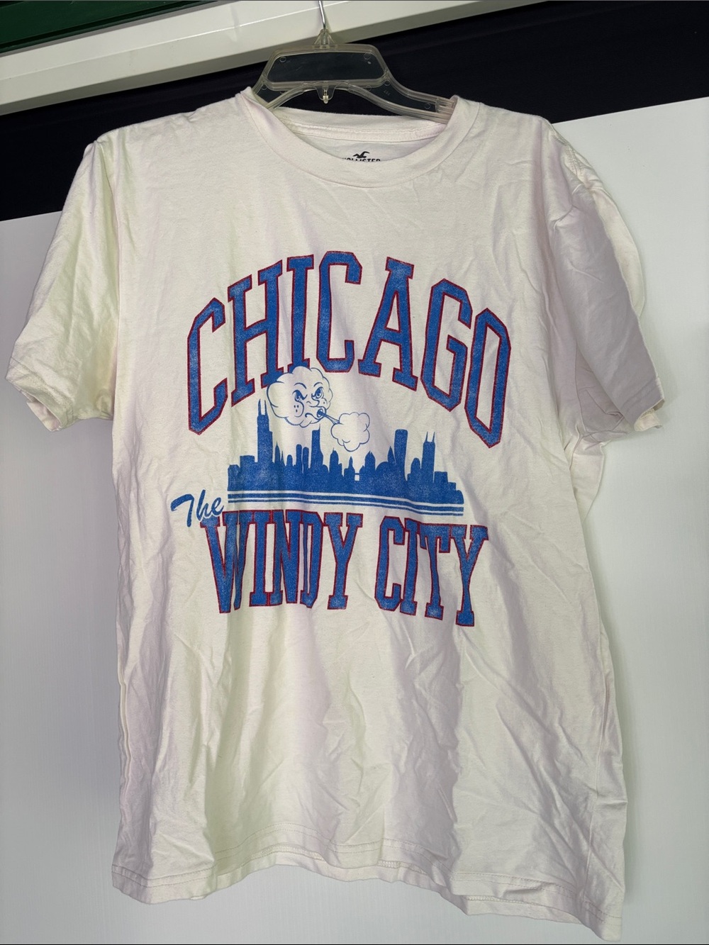 Chicago 'The Windy City' Graphic T-Shirt - White/Blue by hollister